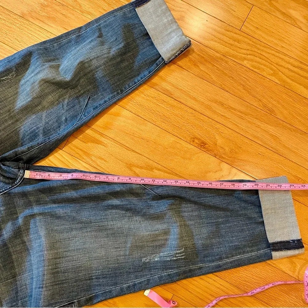 Rock & Republic Cropped Distressed Jeans - Picture 3 of 10
